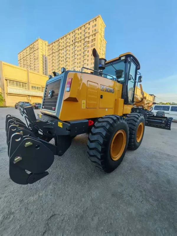 XCMG GR180 Motor Grader (2) XCMG GR180 Motor Grader Rental