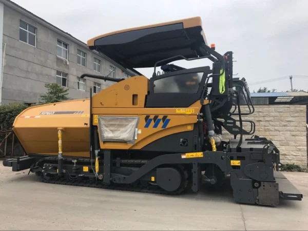 XCMG RP603 Asphalt Concrete Paver (7) XCMG XP603 Asphalt Concrete Paver