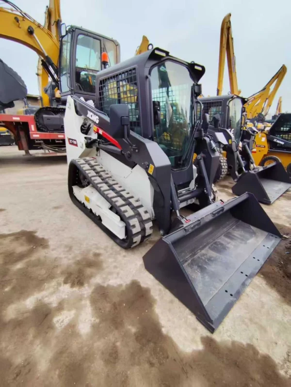 XCMG XC7-TR08 Track Skid Steer Loader (2) XCMG XC7-TR08 Mini Skid Steer Loader