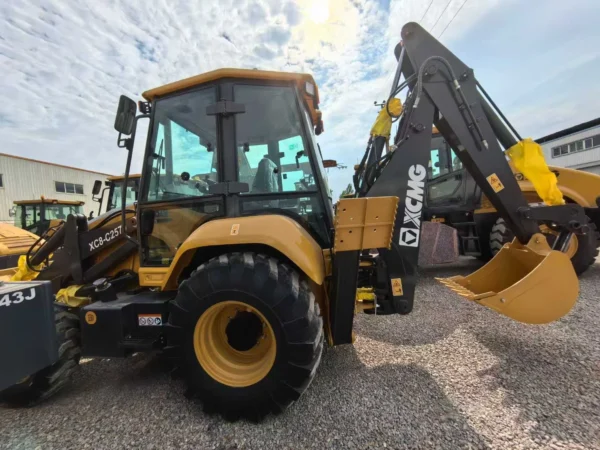 XCMG XC870K Backhoe Loader (2) XCMG XC870K Backhoe Loader