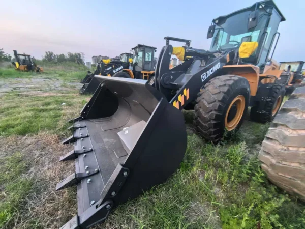 XCMG XC948 Wheel Loader (4) XCMG XC948 4 Ton Loader Wheel Loader