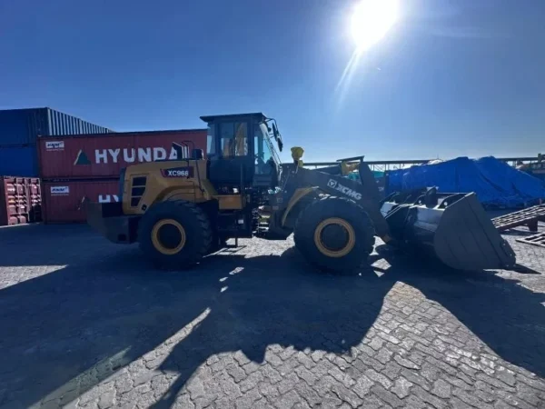 XCMG XC968 Wheel Loader (2) XCMG XC968 6 Ton Wheeled Loader