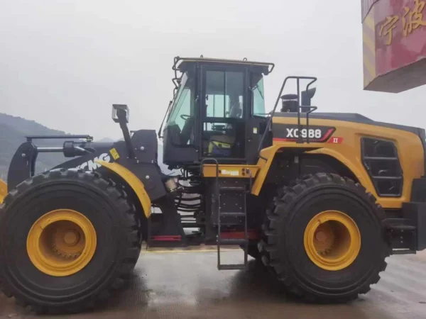 XCMG XC988 Wheel Loader (2) XCMG XC988 8 Ton Giant Wheel Loader