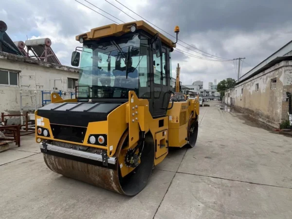 XCMG XD103 Dual Drum Road Roller (1) XCMG XD103 Road Roller Machine Dual Drum Road Roller
