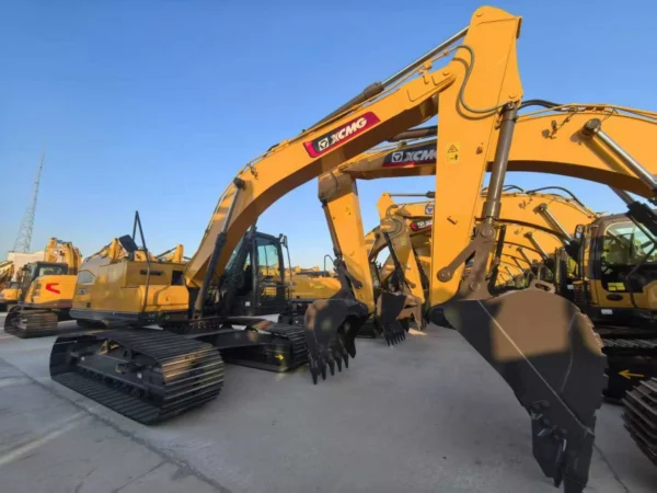 XCMG XE215G 22 ton Excavator for Sale