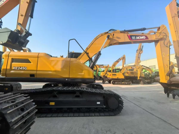 XCMG XE245G 24.5 Ton Excavators for Sale
