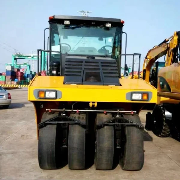 XCMG XP203 Tyre Road Roller for Rent