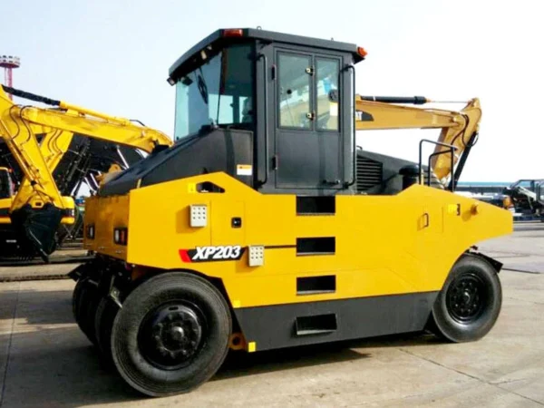 XCMG XP203 Tyre Road Roller for Rent