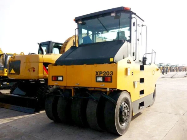 XCMG XP203 Tyre Road Roller for Rent
