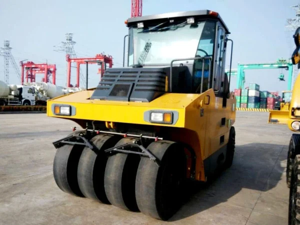 XCMG XP203 Tyre Road Roller for Rent