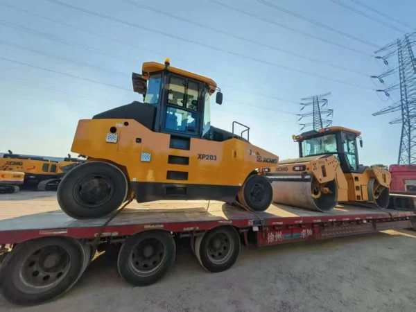 XCMG XP203 Tyre Road Roller for Rent