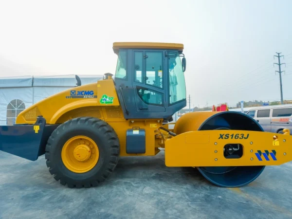 XCMG XS163J Single Drum Road Roller (3) (1) XCMG XS163J 16 Ton Roller Road Roller