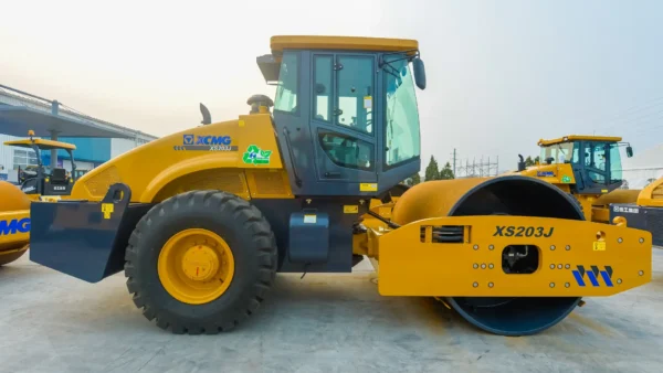 XCMG XS203J Single Drum Road Roller (1) XCMG XS203J 20 Ton Single Drum Road Roller