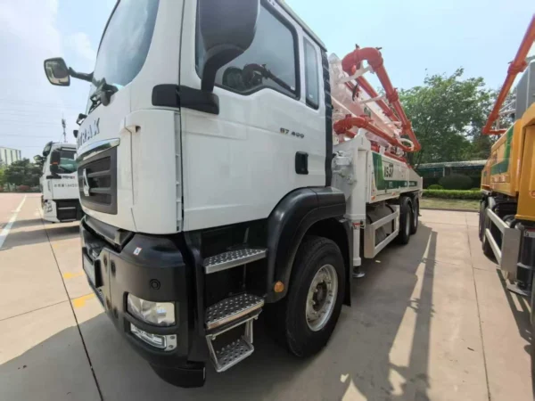 XCMG XS37 Concrete Pump (3) XCMG XS37 Concrete Pump Truck